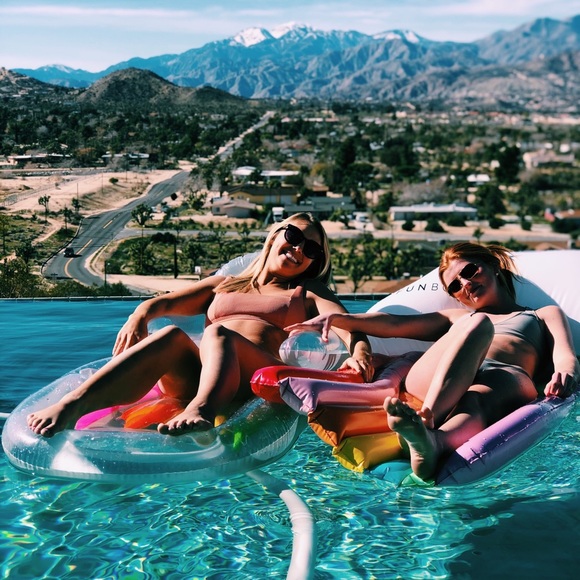 Meet your Posher, Ashley - Picture 1 of 1